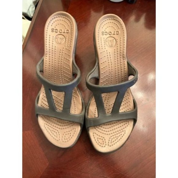 Crocs Women's Cyprus V Heel Sandal, brown, size 10W - Picture 1 of 3